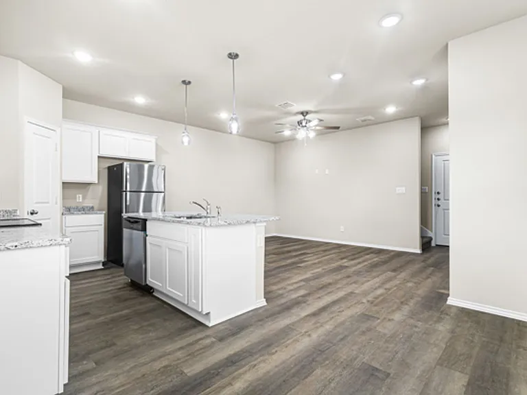 8911 FM 1560 N — Photo 46