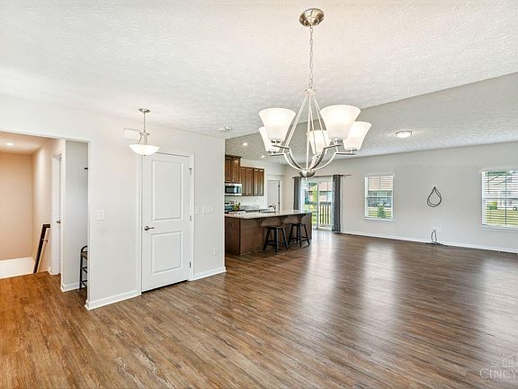5th image of 3996 Ivy Wood Dr