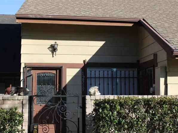 12519 Newbrook Dr, Houston, TX 77072