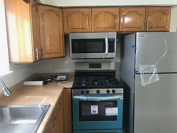 3rd image of 410 Cortelyou Ave #A