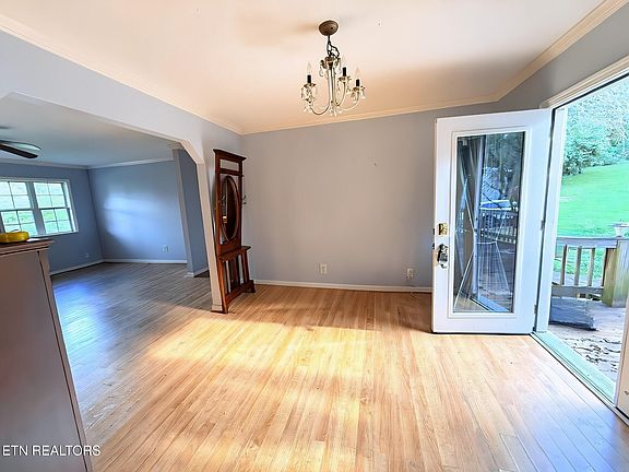 4th image of 272 Cowan Ln