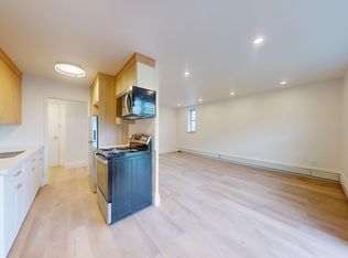 1 Marquette Ave #19, Toronto, ON M6A 1X8