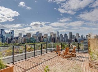 327 W 9a St NW #906, Calgary, AB T2N 1T7