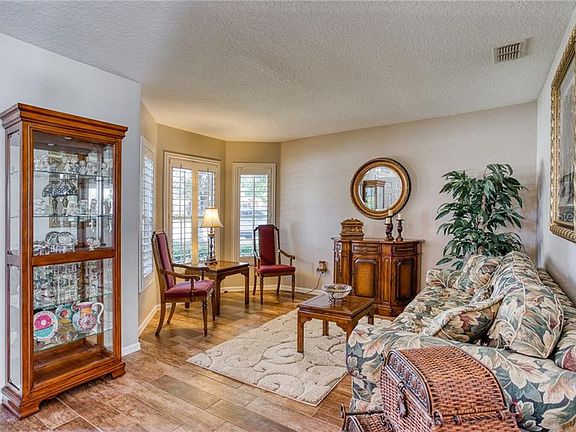5th image of 3092 Floral Way E