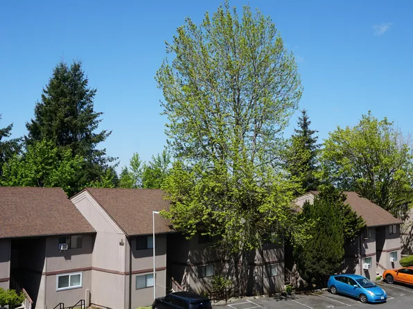 1806 NE 104th St #C-12, Vancouver, WA 98686