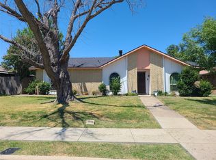 9001 Willowbrook Dr, Rowlett, TX 75088