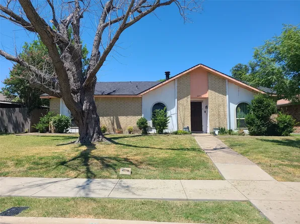 9001 Willowbrook Dr, Rowlett, TX 75088