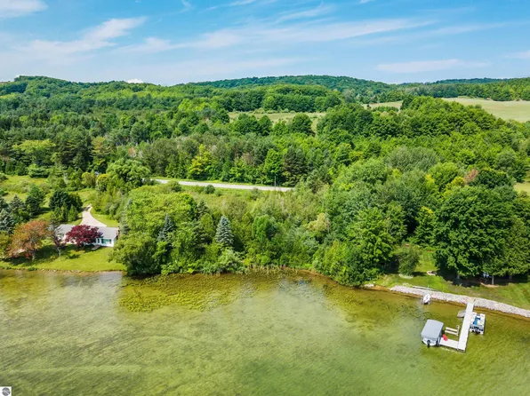 1777 S Lake Shore Dr, Lake Leelanau, MI 49653
