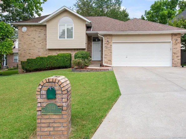 2033 W Willow Lakes Cove, Springfield, MO 65810