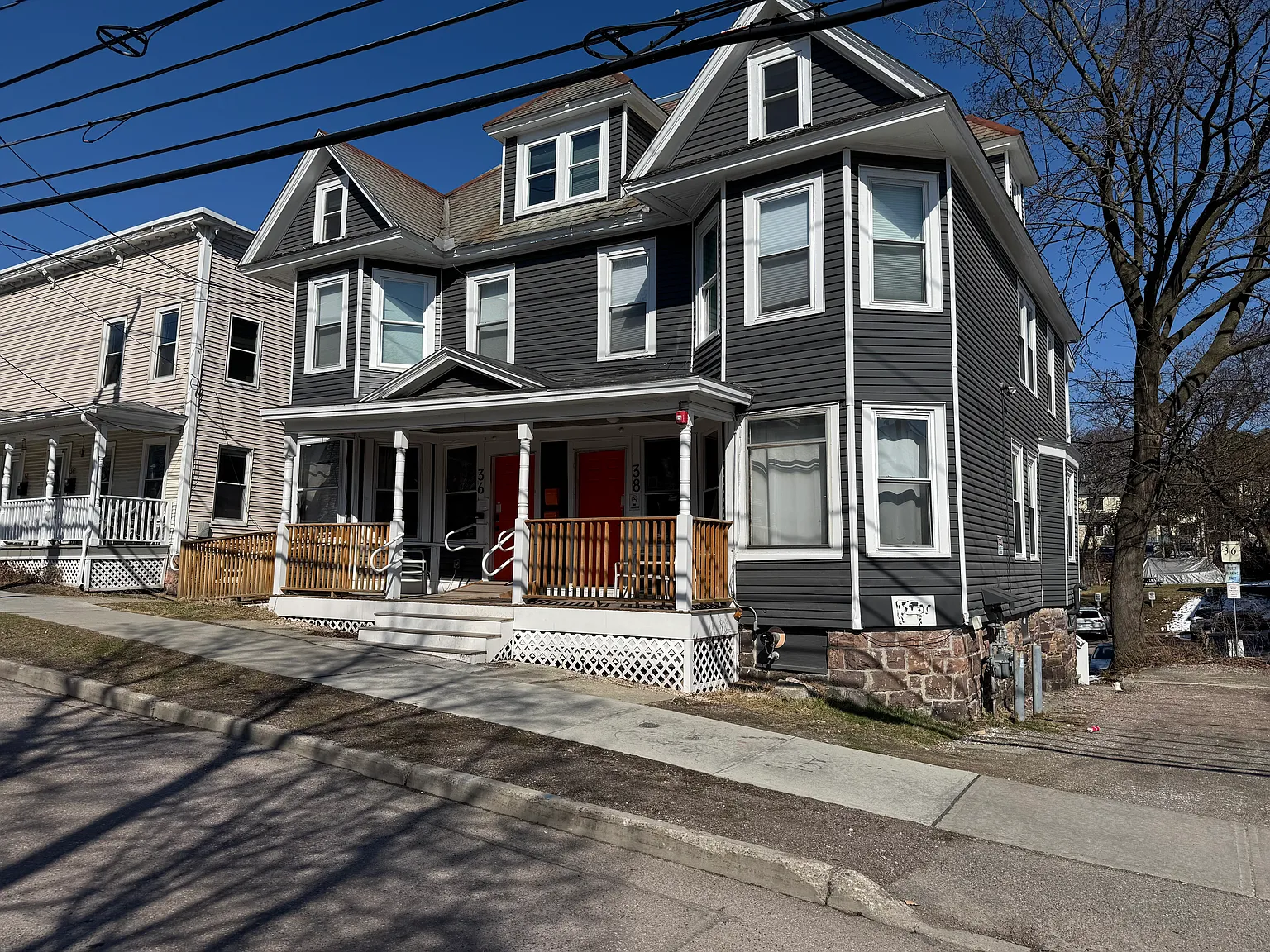 7 bed, 1700 sqft, $4,870 — Photo 1