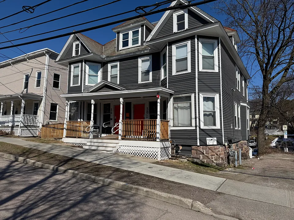 38 S Union St