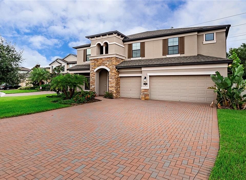1st image of 702 Wellington Ct