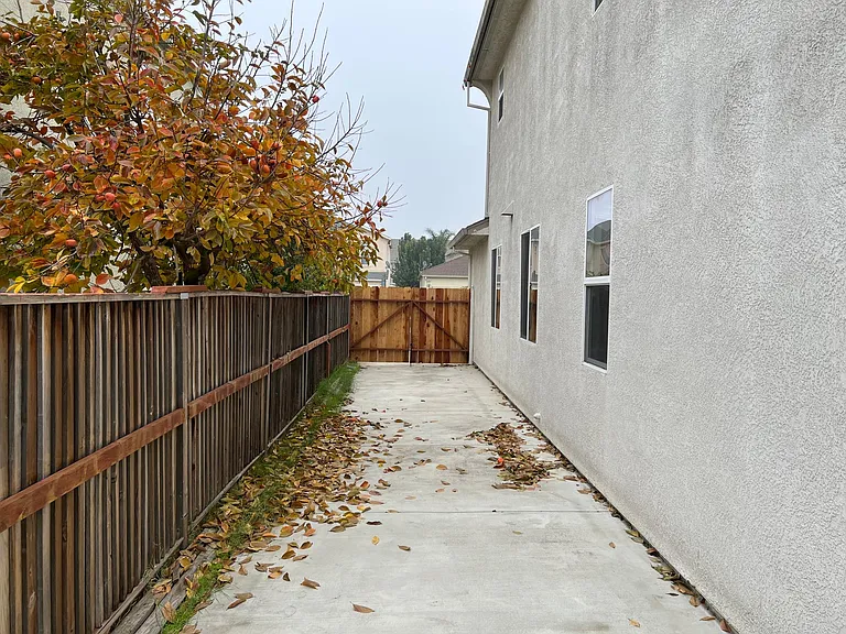 10413 Bunker Ln — Photo 33