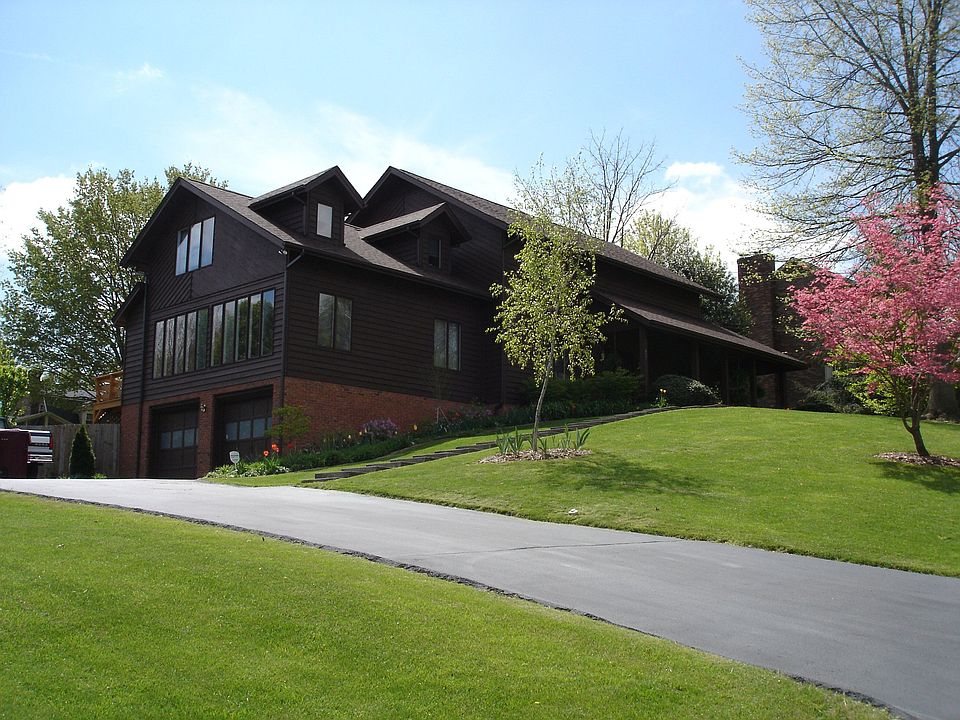 1st image of 607 Sharon Dr