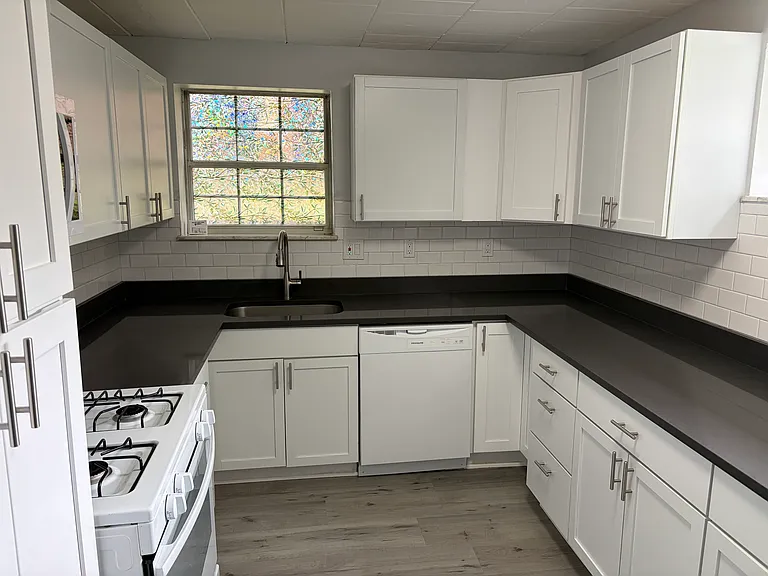 906 Erdner Ave #1 — Photo 1