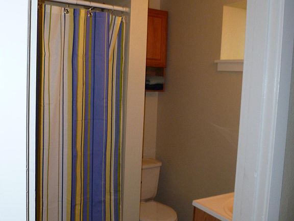 4th image of 914 N Cushman Ave #B