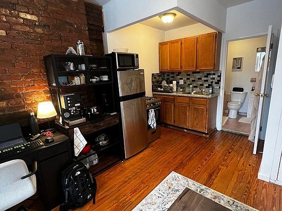 3rd image of 203 Chrystie St APT 2B