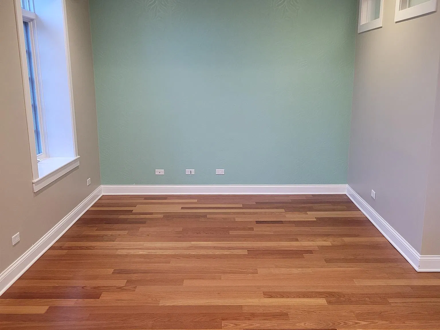 3 bed, 1300 sqft, $3,300 — Photo 4