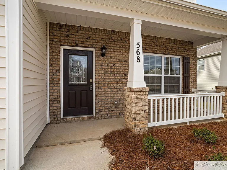 568 Stone Hollow Dr — Photo 2
