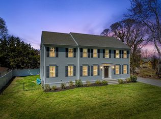 14 Grandview Ave, Fairhaven, MA 02719