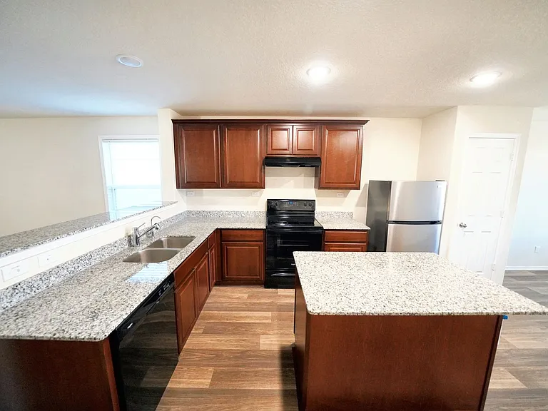 815 Retama Pass — Photo 13