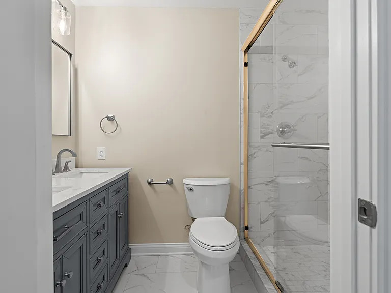 1562 Lincoln Ave — Photo 11