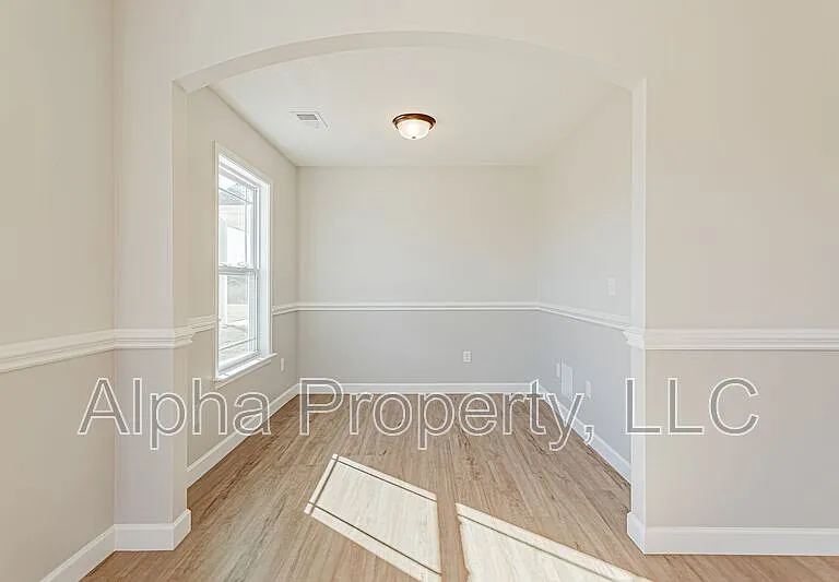 2204 Davenport Ct — Photo 12
