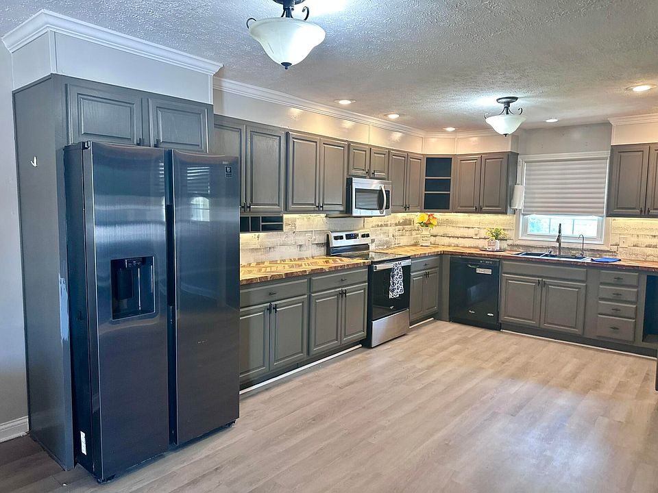 1st image of 520 Pinoak Dr