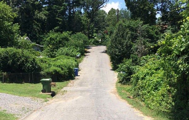 2nd image of 27 Shadowlawn Dr