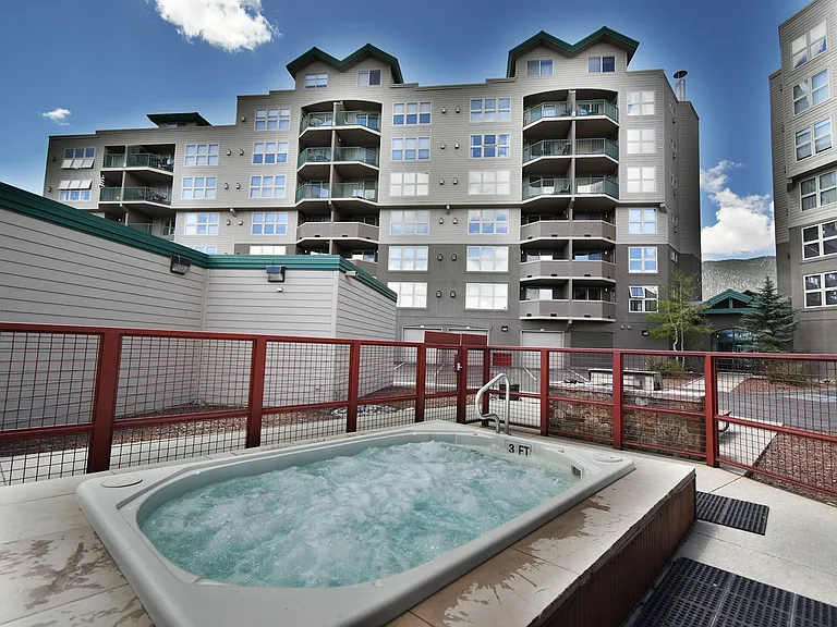 980 Lakepoint Dr #208 — Photo 28