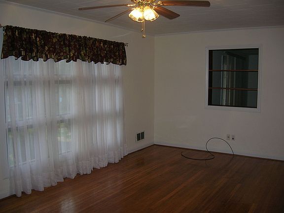 5th image of 309 Forestway Dr