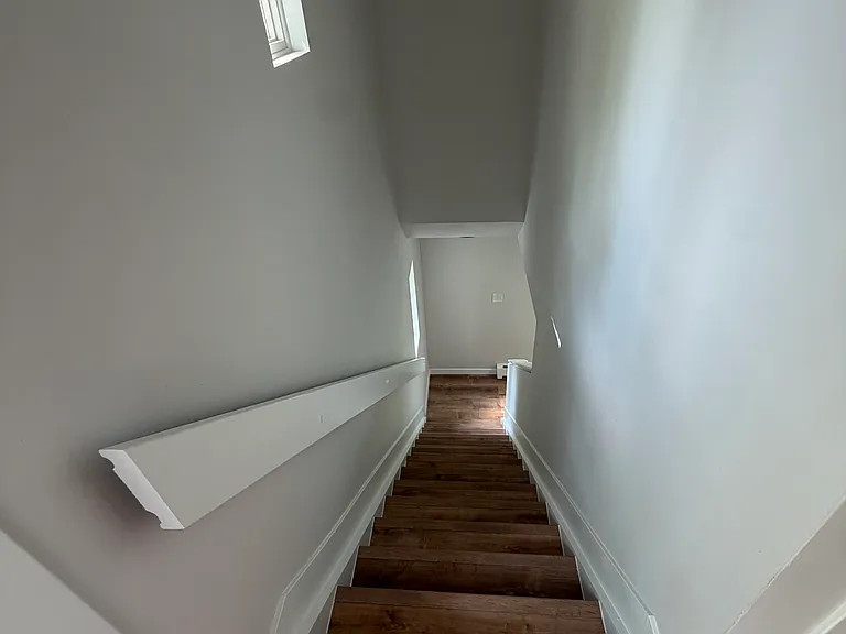 2433 10th St #4 — Photo 6