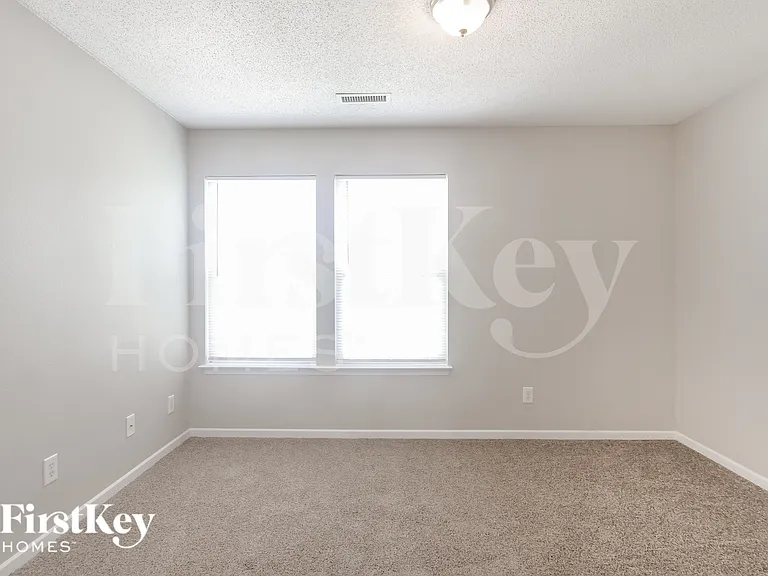 2458 Providence Ct — Photo 10