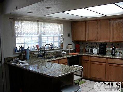 3rd image of 7215 Blackwillow Ln