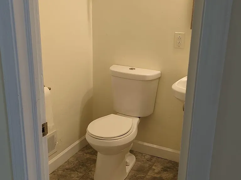 108 Albain Cir — Photo 16