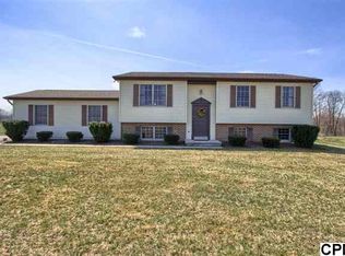 7451 Manor Dr, Harrisburg, PA 17112