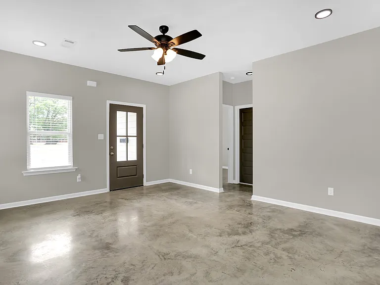 680 Boston St — Photo 14