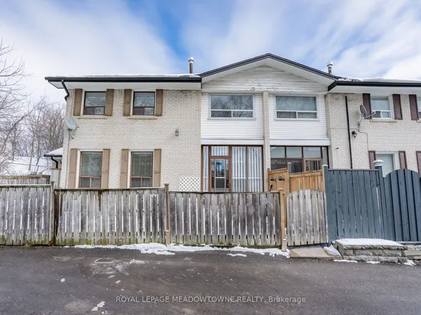 61 Ardglen Dr #19, Brampton, ON L6W 1V1