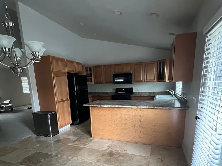 3951 Sky Ranch Dr — Photo 4