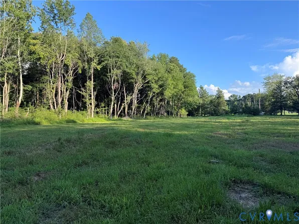 164 Summer Ln, Shacklefords, VA 23156