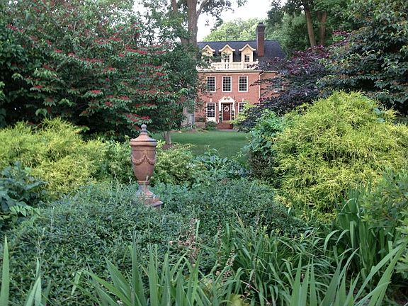 Luxury apartment is available in this English cottage setting.