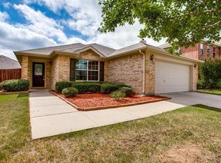 2038 Kingsbridge Dr, Heartland, TX 75126