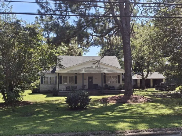503 W Academy St, Robersonville, NC 27871