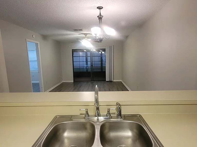 410 Landing Blvd — Photo 8