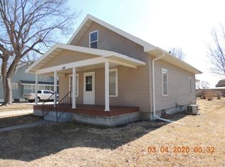 706 E Forrest St, Sutton, NE 68979
