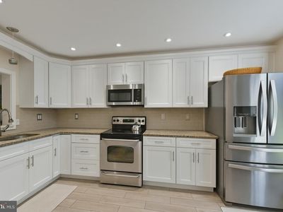 100 Victoria Dr, Montgomeryville, PA, 18936