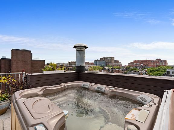 5th image of 1721 Washington St #610
