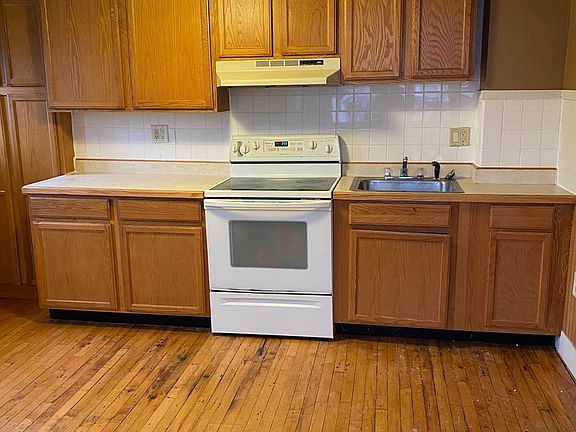 4th image of 516 Ann St SE #3