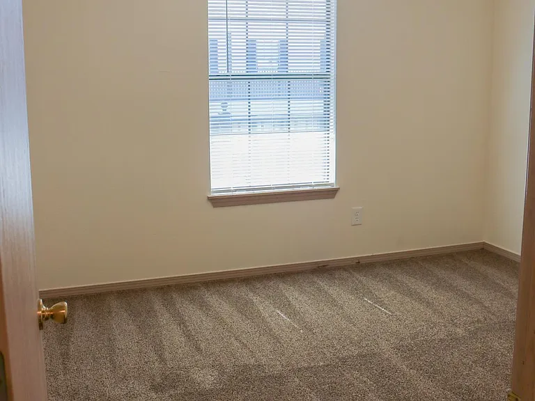 1340 N Oakland Ave #8 — Photo 11