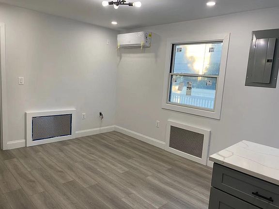 4th image of 328 Saint Johns Ave #1F